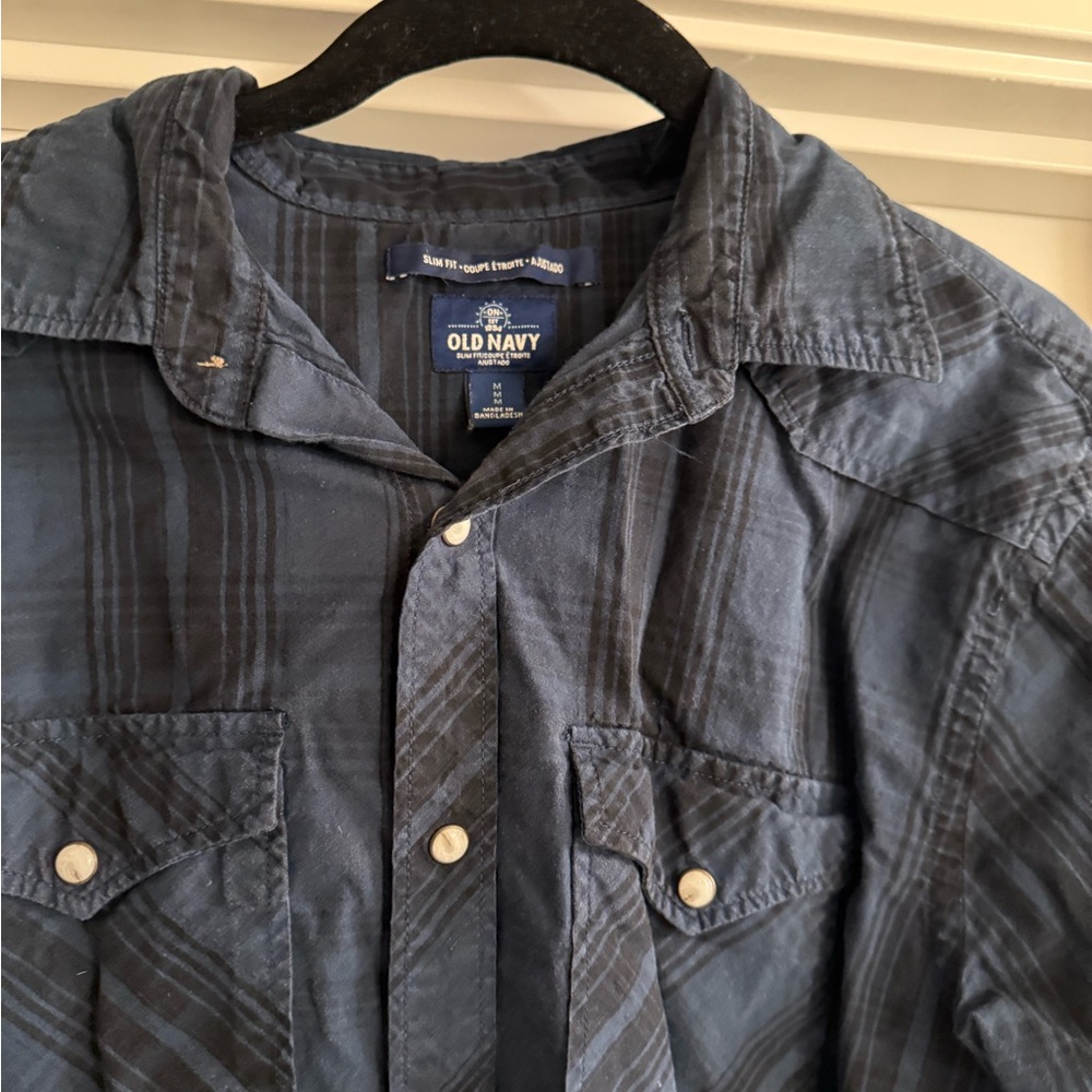 Old Navy Gray Button-Up Shirt bundle. Size Medium - Picture 8 of 12